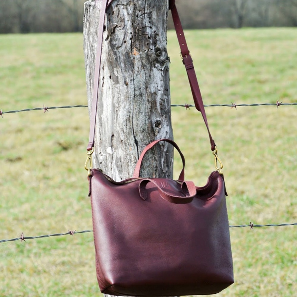Women's Leather Tote Bag in Burgundy